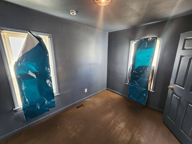 Building Photo - Charming 3-Bedroom Property in Prime Location