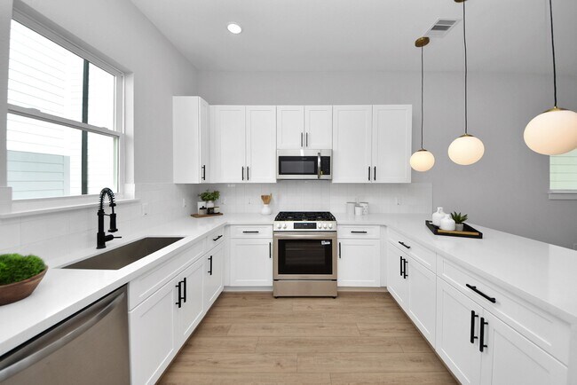 Building Photo - 4818 Cochran St