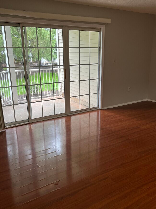 Building Photo - 27 Lindsey Ct