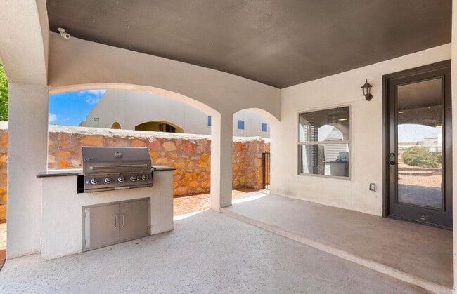 Building Photo - 12709 Cozy Cove Ave