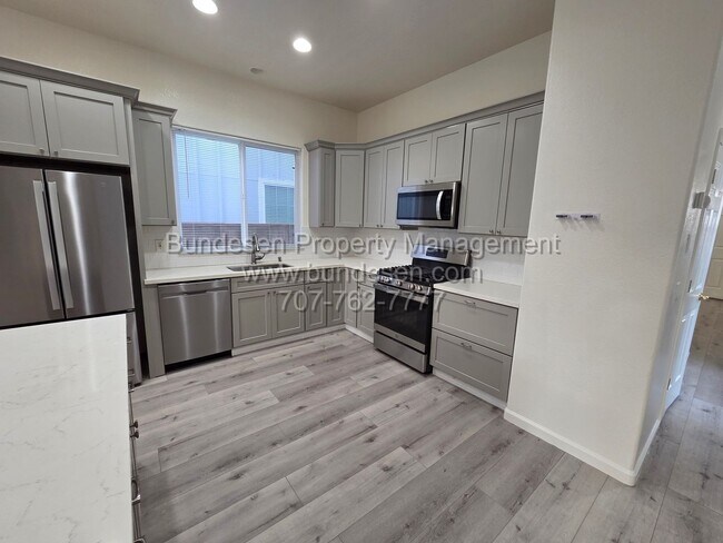 Building Photo - 3855 Louis Krohn Dr