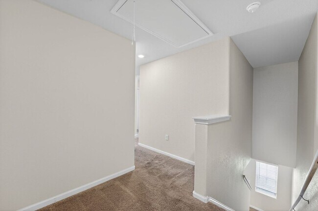 Building Photo - Spacious 4BR House in Charlotte