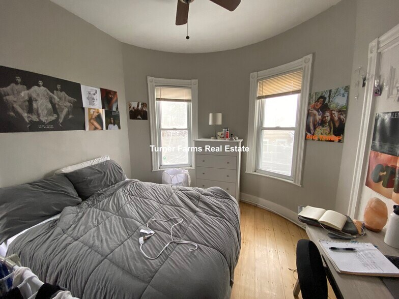 Building Photo - 36 Cherokee St