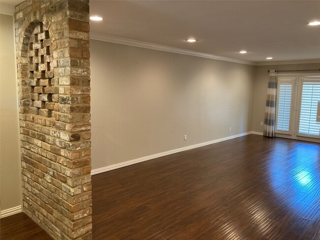 Building Photo - 881 Wax Myrtle Ln