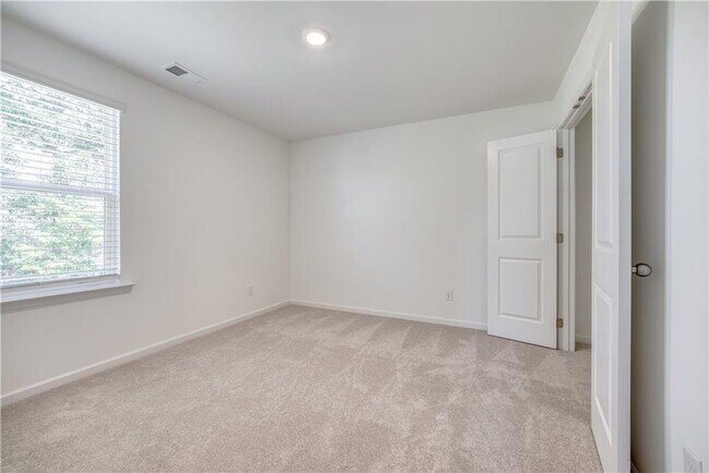 Building Photo - 49 Kestrel Dr