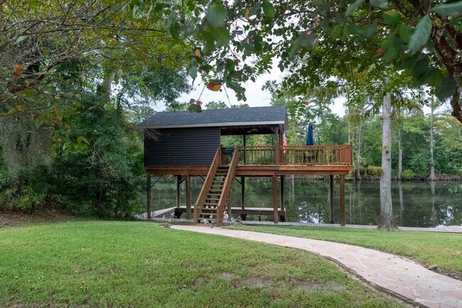 Building Photo - 5004 Cypress Lake Dr