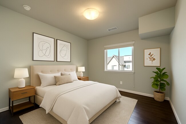Building Photo - $1,725 - Updated One Bedroom Unit with Bon...