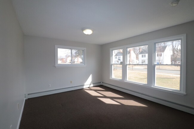 Building Photo - Gorgeous single-family Home