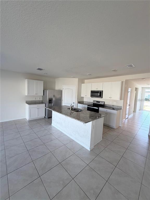 Building Photo - 5653 Winona Dr