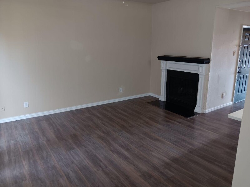 Building Photo - 7025 Hemlock Ave