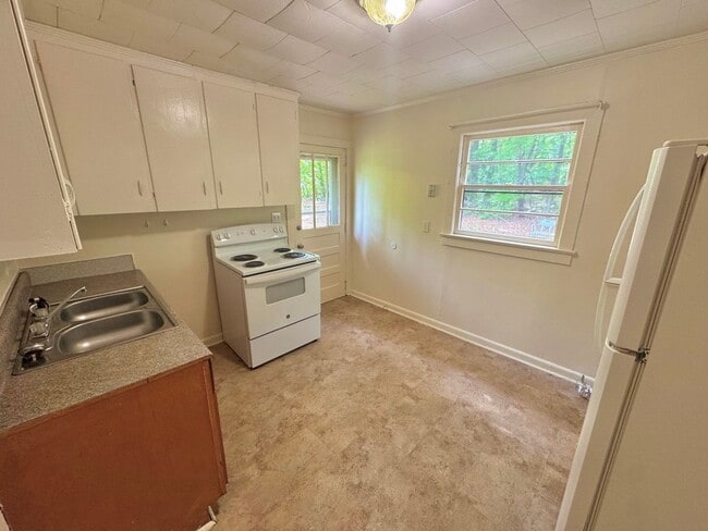 Building Photo - Statesville West - 2BR/1BA