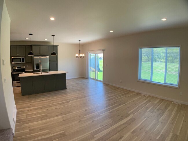 Building Photo - 1360 Goldenwood Dr