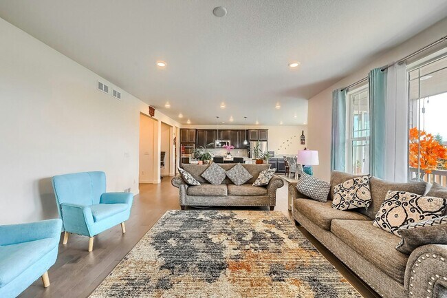 Building Photo - 15895 Red Bud Dr