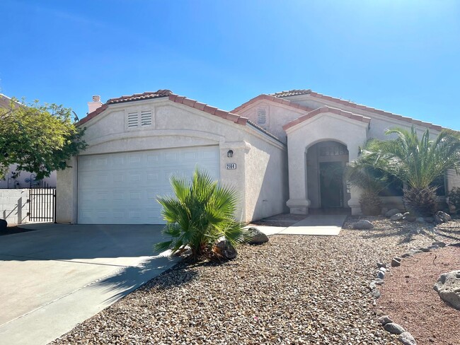 Building Photo - Great 3 Bedroom, 2 Bathroom Home in El Camino Village on the Parkway!