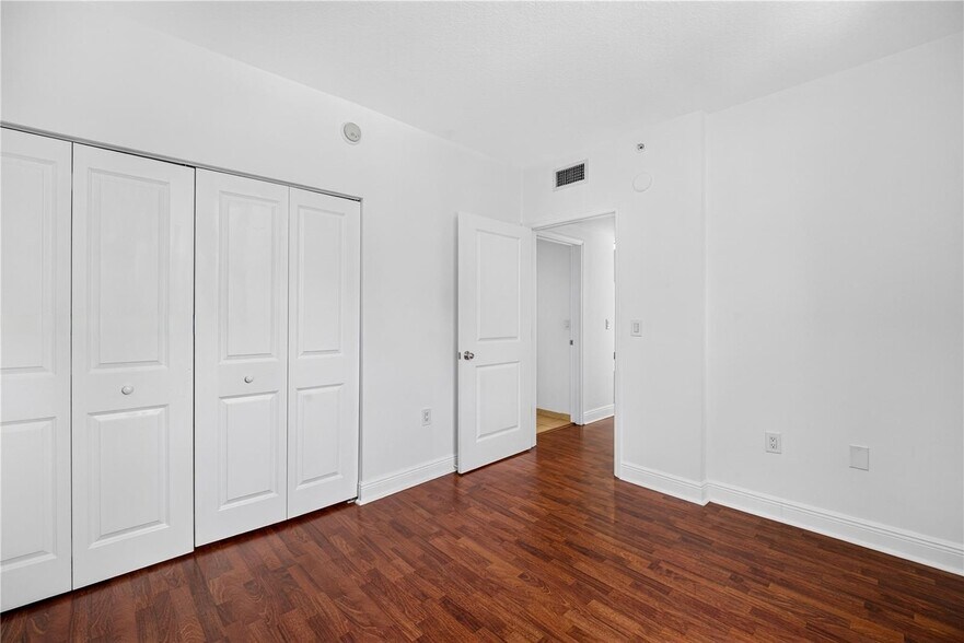 Building Photo - 1250 S Miami Ave