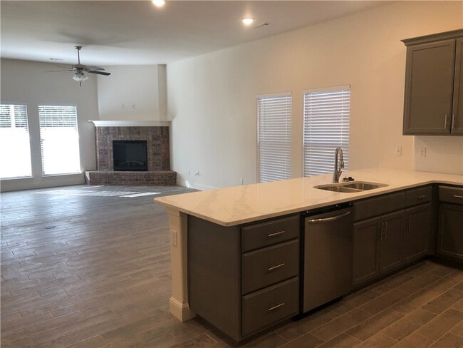 Building Photo - 448 Fox Cir