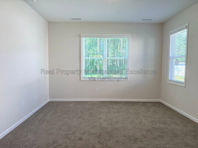 Building Photo - 101 Brody Pne Wy
