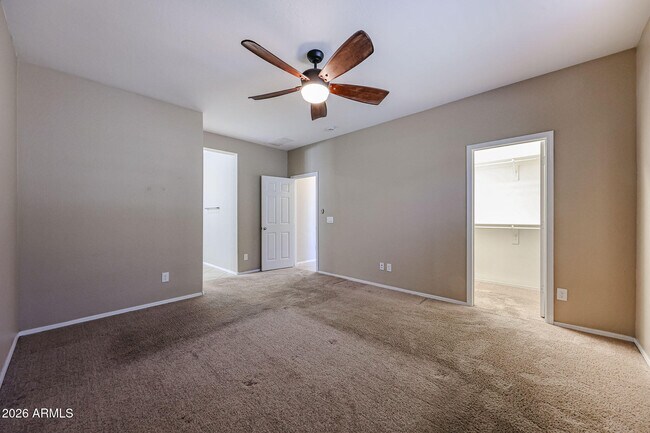 Building Photo - 12041 W Cottontail Ln