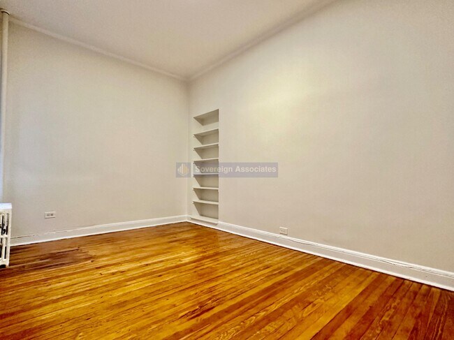 Building Photo - 328 W 83rd St