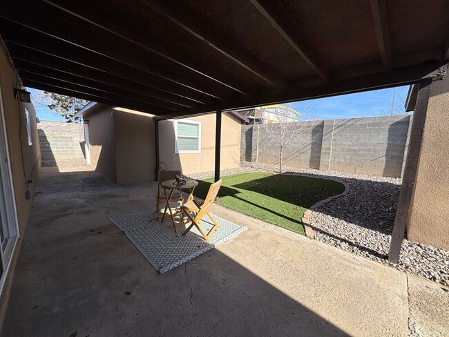 Building Photo - One of a kind NE Heights Home