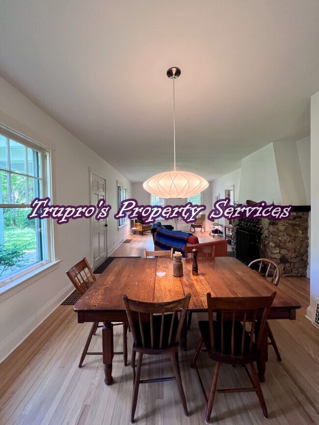 Building Photo - 13844 S Log Cabin Rd