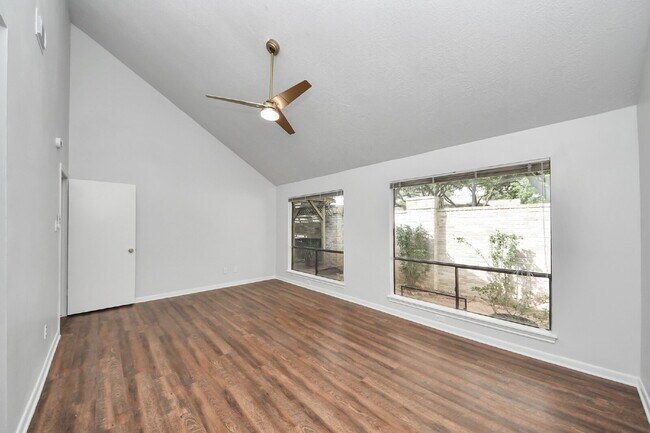Building Photo - Freshly Remodeled Sugar Land Home with a Garden That Came Ready to Show Off