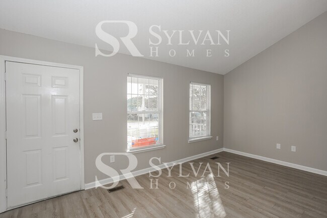 Building Photo - This cute 3BR, 2BA home is move-in ready