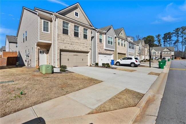 Building Photo - 2240 Mulsanne Dr