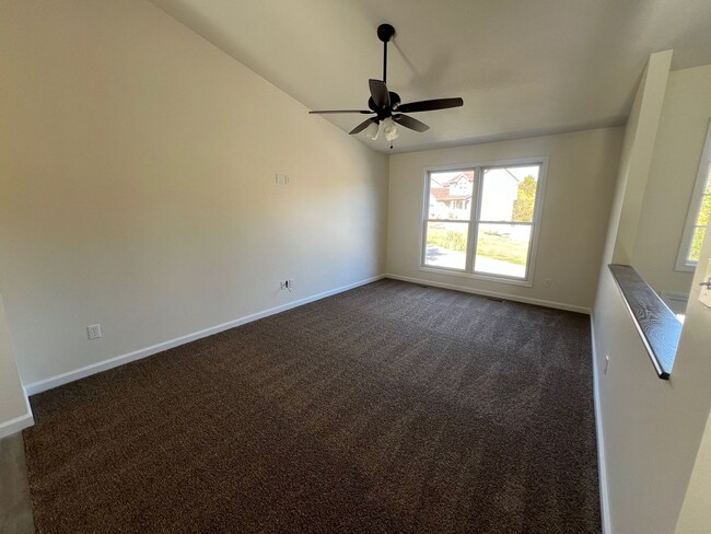 Building Photo - RARE FIND!