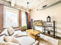 Building Photo - 555 Evergreen St