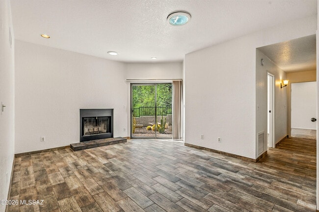 Building Photo - 7130 E Crystal Mist Dr