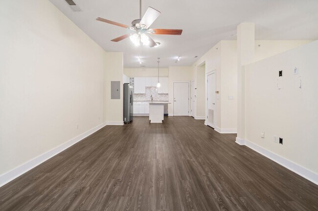 Building Photo - Modern 1BR/1BA in First Ward – Walk to Parks, Dining & Entertainment