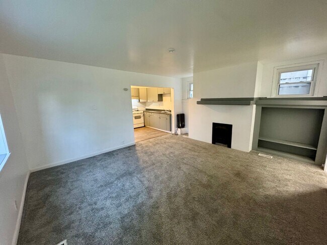 Building Photo - 42 Climax St