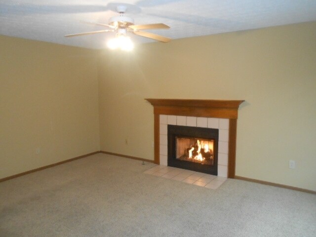 Building Photo - 5104 Blossom Ct