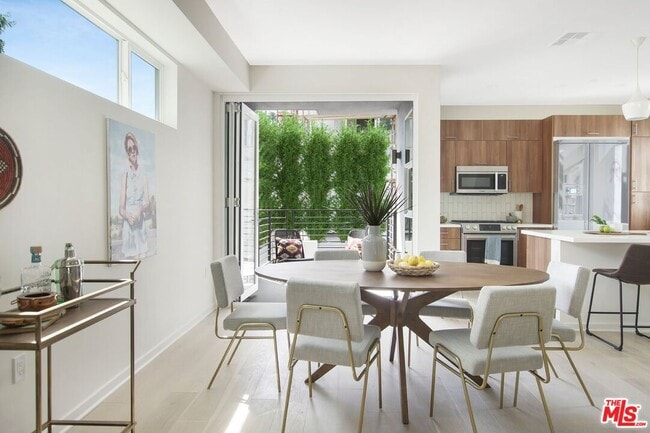 Building Photo - 1933 Griffith Park Blvd