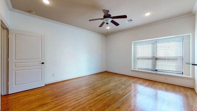 Building Photo - 2540 Prospect St