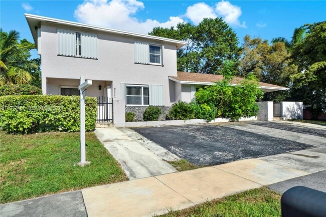 Building Photo - 20537 SW 92nd Ct