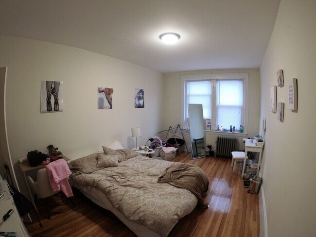 Building Photo - 241 Freeman St #4D Brookline MA 02446