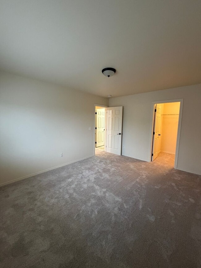 Building Photo - 7608 Traditions Ave NE