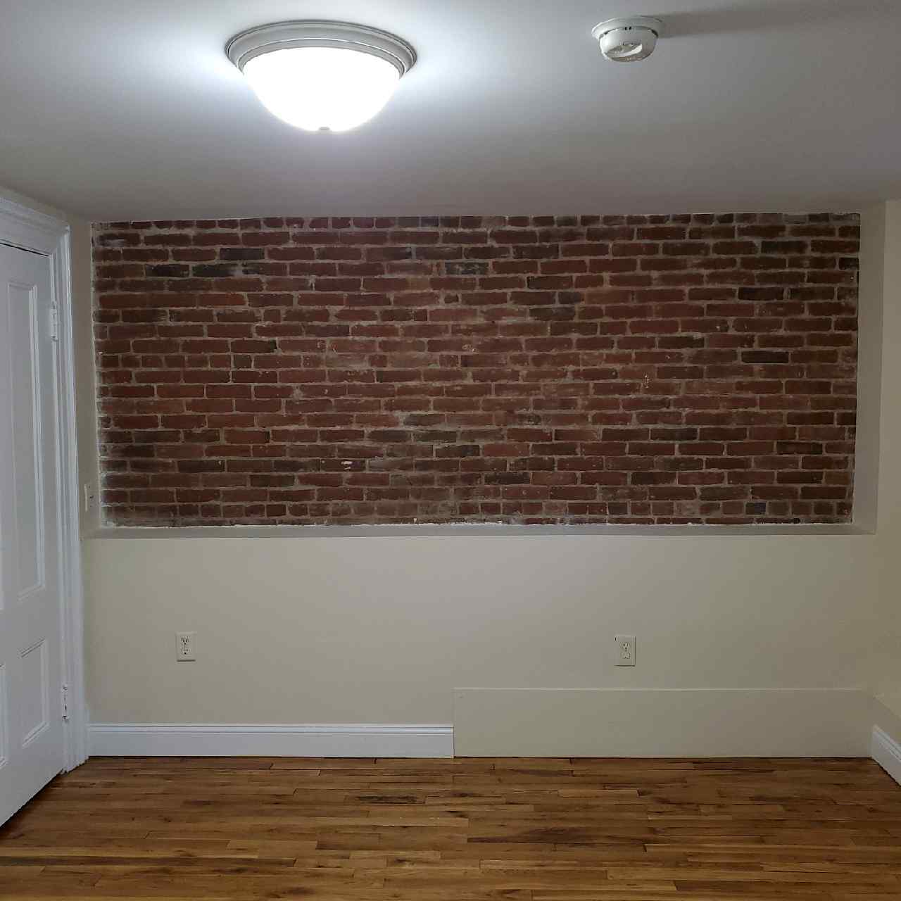 Building Photo - 1470 Beacon St