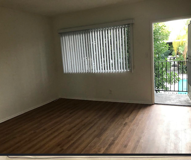 Living Room - Crestwood Apartments