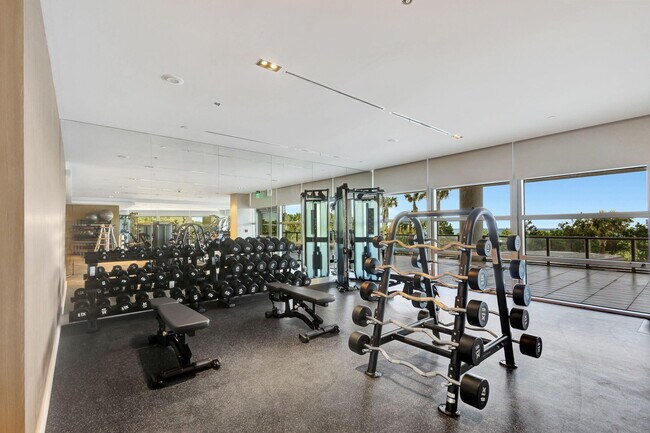 Building Photo - 3100 N Ocean Dr