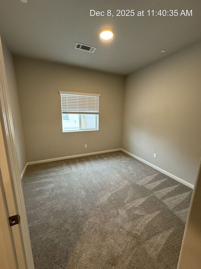 Building Photo - 4319