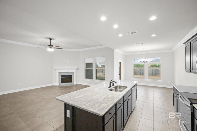 Building Photo - 421 Silage Dr