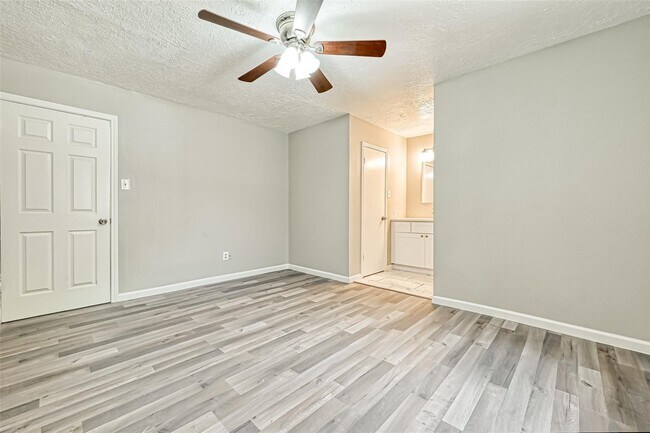 Building Photo - 3527 Acorn Springs Ln