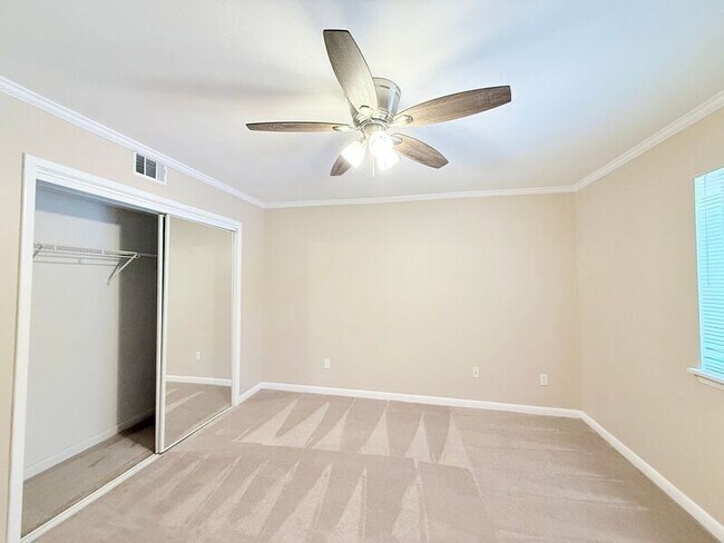 Building Photo - 6069 Hilburn Rd