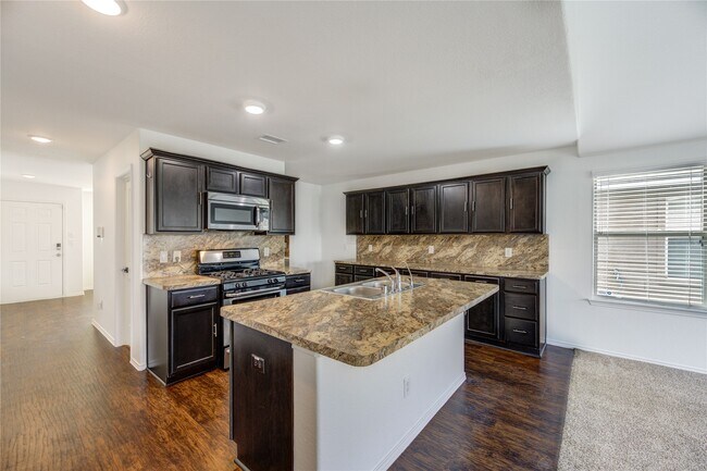 Building Photo - 2010 Louetta Stream Way