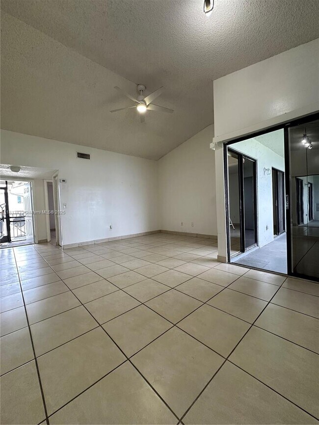 Building Photo - 1303 S Liberty Ave