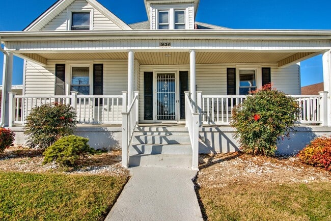 Building Photo - 1624 Edgemont Ave