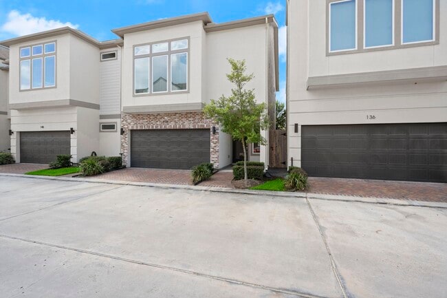 Building Photo - 138 Knightsbridge Park Ln